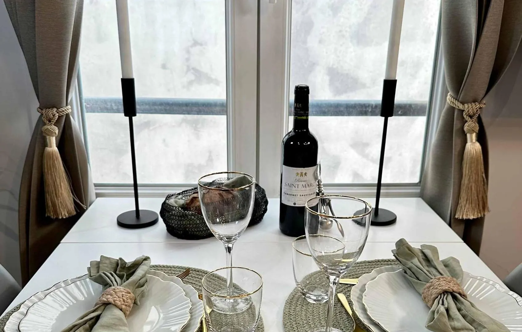 1579 - Eiffel Tower Gem, Stylish & Unique Apartment Paris
