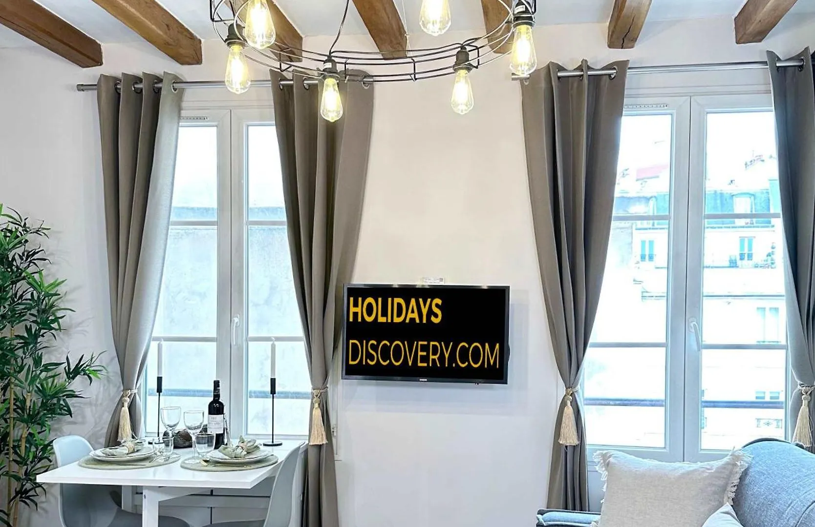 1579 - Eiffel Tower Gem, Stylish & Unique Apartment Paris 0*,  France