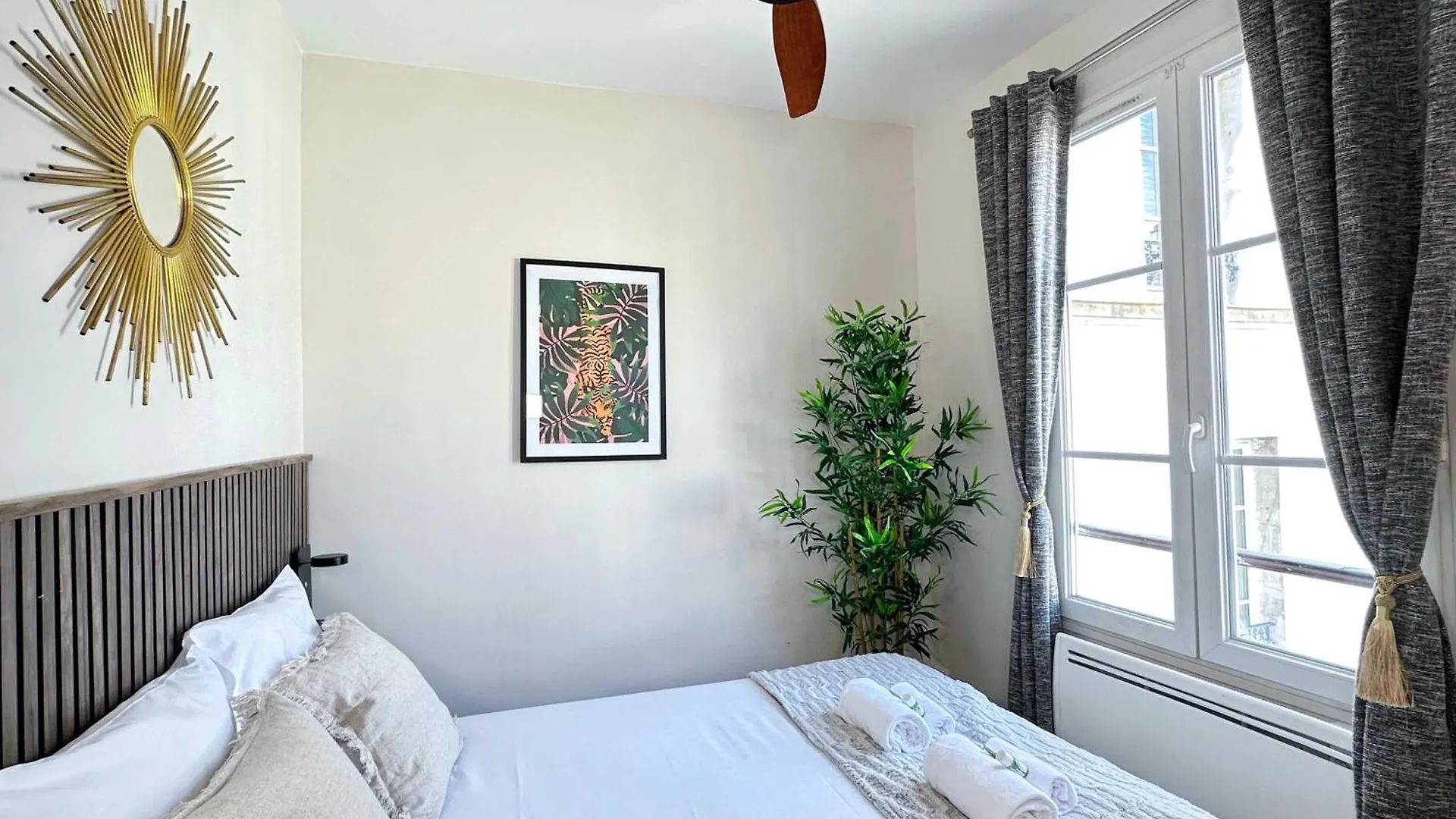 1579 - Eiffel Tower Gem, Stylish & Unique Apartment Paris France